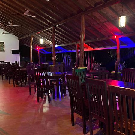 Royal Green Garden - Puttalam Exteriér fotografie