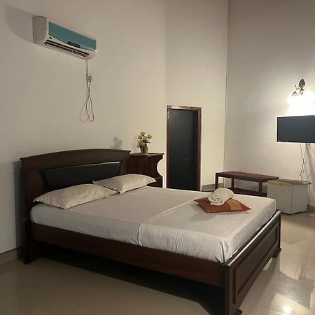 Royal Green Garden - Puttalam Exteriér fotografie