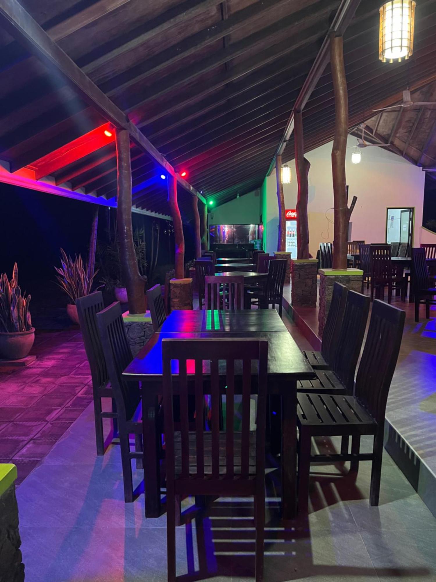 Royal Green Garden - Puttalam Exteriér fotografie