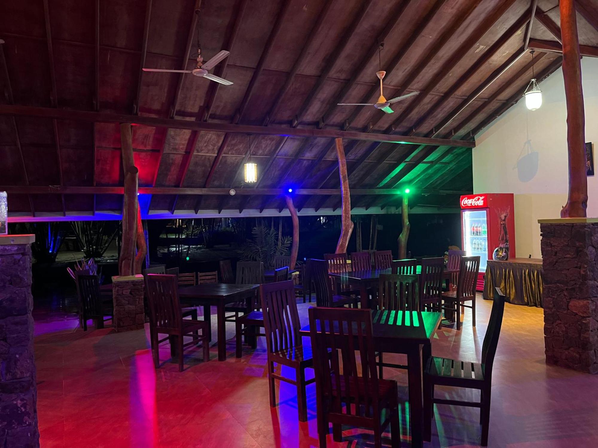 Royal Green Garden - Puttalam Exteriér fotografie