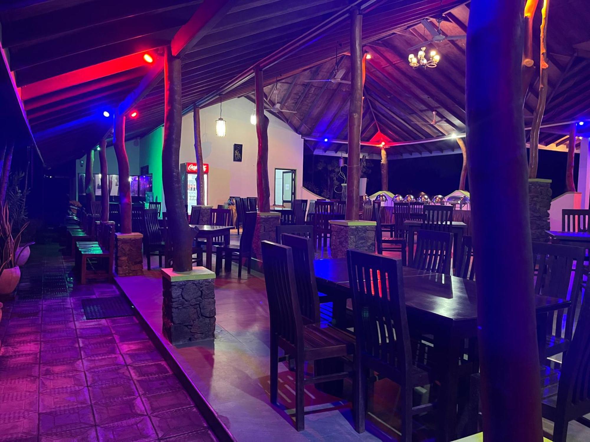 Royal Green Garden - Puttalam Exteriér fotografie